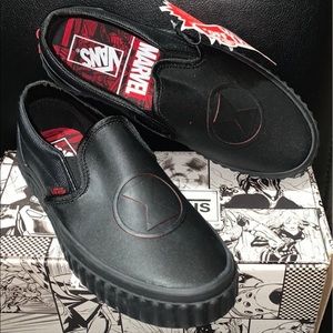 ‼️👩VANS MARVEL AVENGERS BLACK CLASSIC SLIP-ON BRAND NEW 🆕